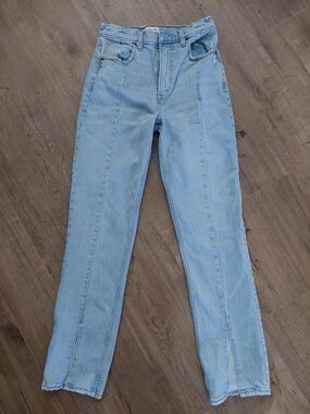 ​Abercrombie & Fitch 90s Straight Ultra High Rise Split Hem Jeans Light Wash 27